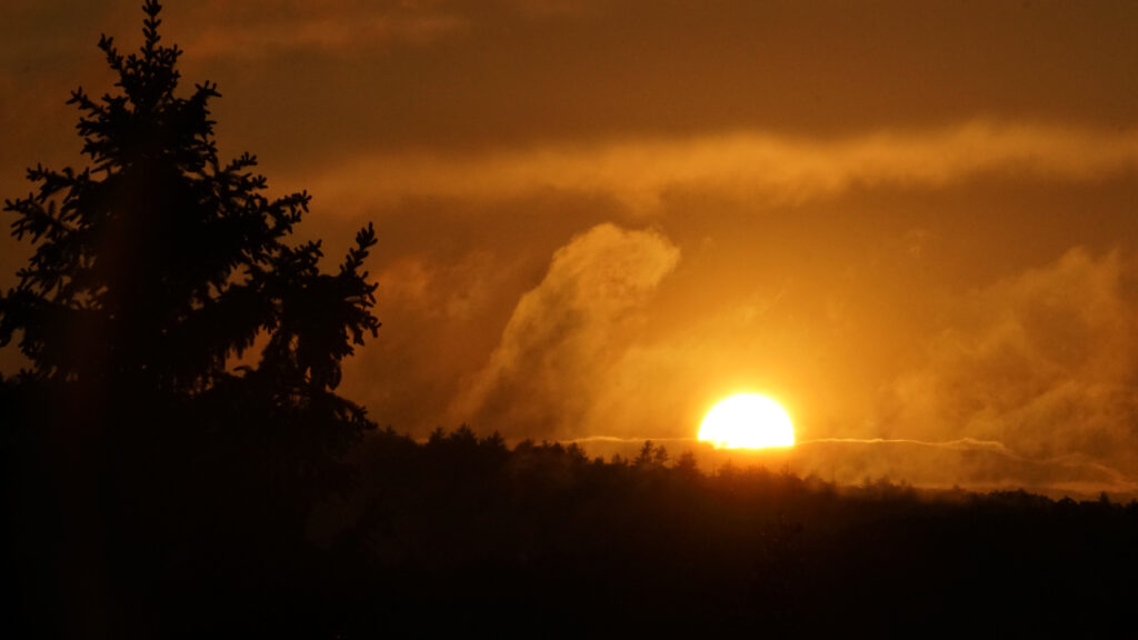 This image has an empty alt attribute; its file name is After-the-Cold-Front-Passed-through-Keene-New-Hampshire-1024x576.jpg