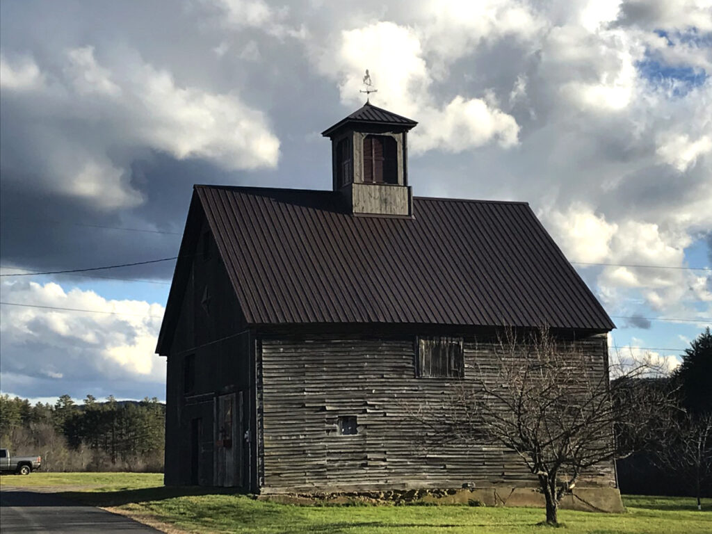 This image has an empty alt attribute; its file name is Spofford-Road-Barn-1024x768.jpg